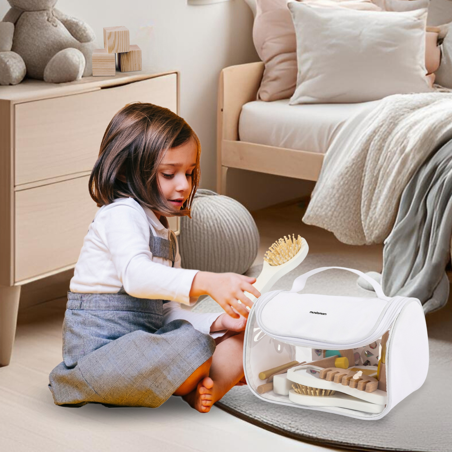 Komplet ličil za otroke - torbica za ličila + leseni dodatki, 15 kosov