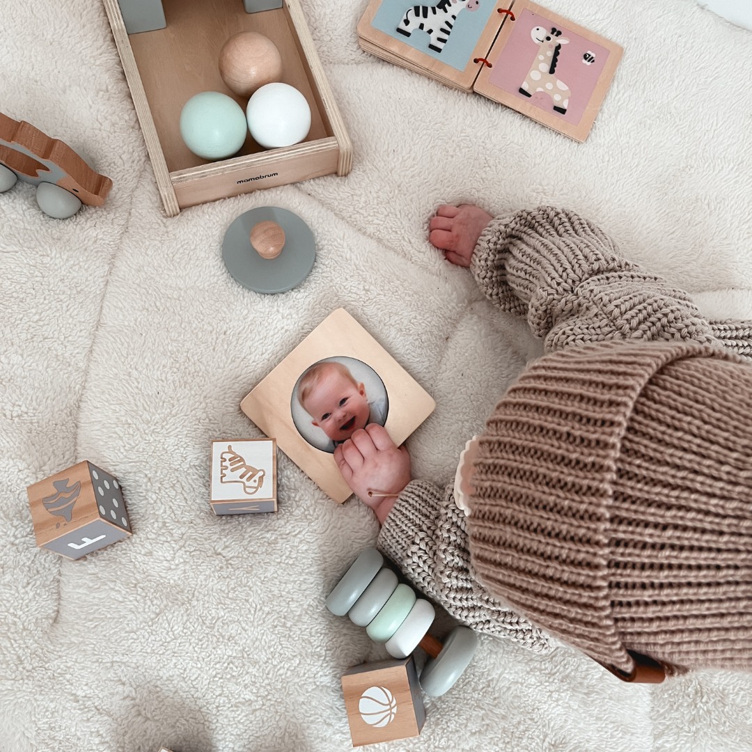 Montessori izobraževalna škatla za dojenčke - 6 igrač